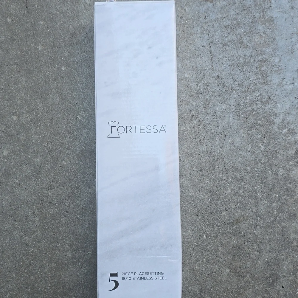 SONIA 5 Pc. Place Setting By Fortessa, Boxed, Retail Price $42.00US